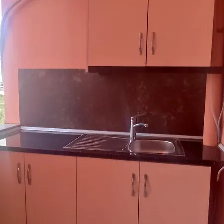 Апартаменты Tropical 1 Bedroom 1 Living By The Sea *